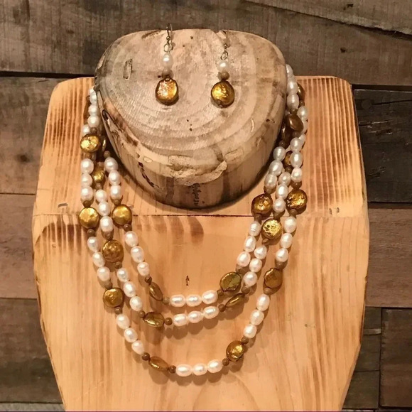 Fresh water and cultured pearl necklace set